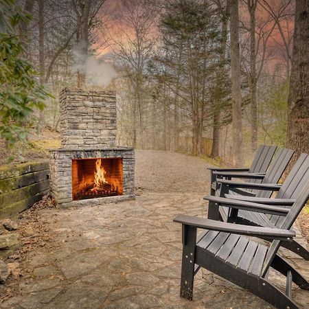 Secluded Sunrise Ridge-10 Min From Blue Ridge, King Beds, Hot Tub, 2 Porches, Fireplace Wood Burning, Mountain View, Cozy エクステリア 写真