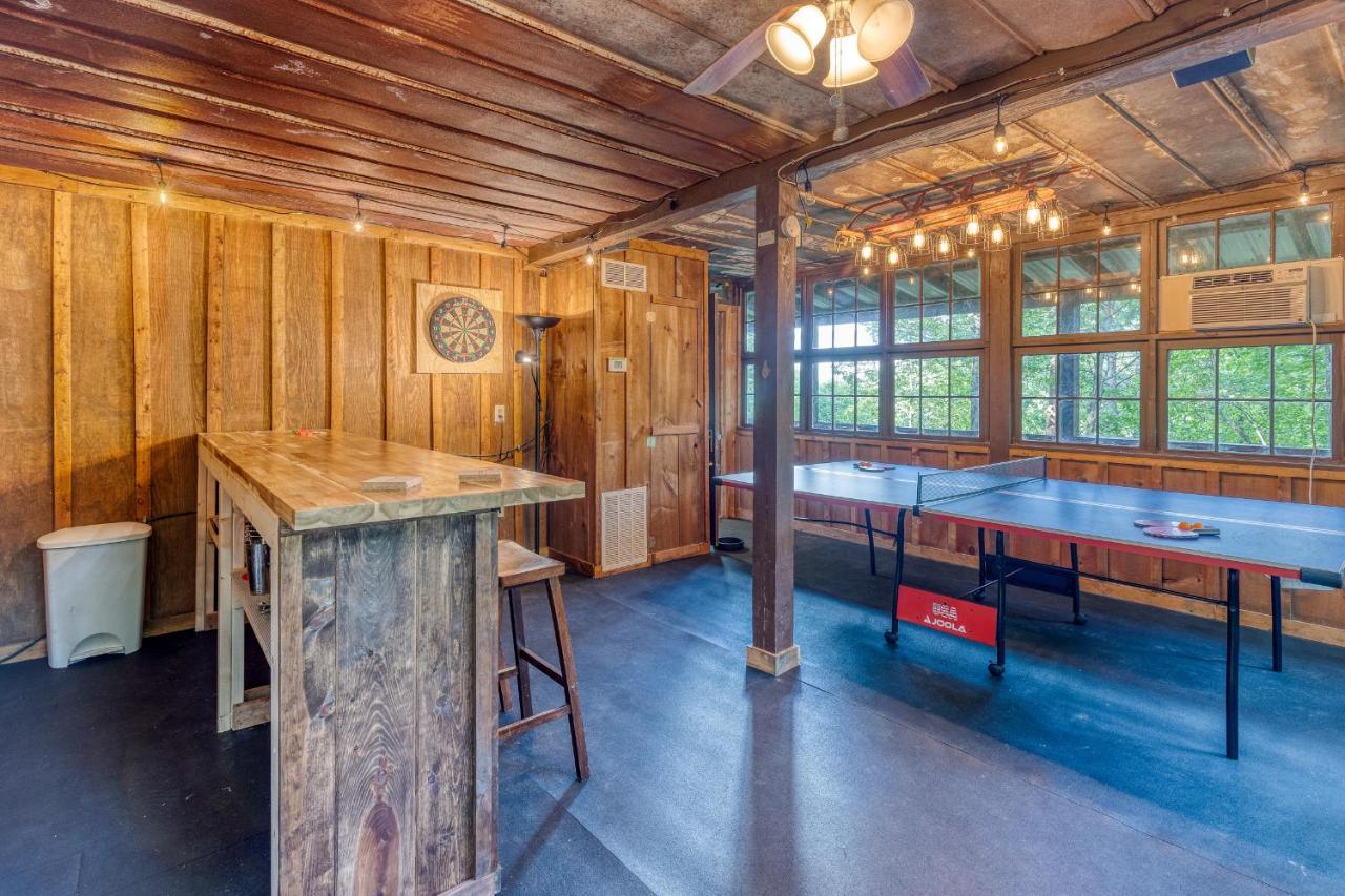 Secluded Sunrise Ridge-10 Min From Blue Ridge, King Beds, Hot Tub, 2 Porches, Fireplace Wood Burning, Mountain View, Cozy エクステリア 写真